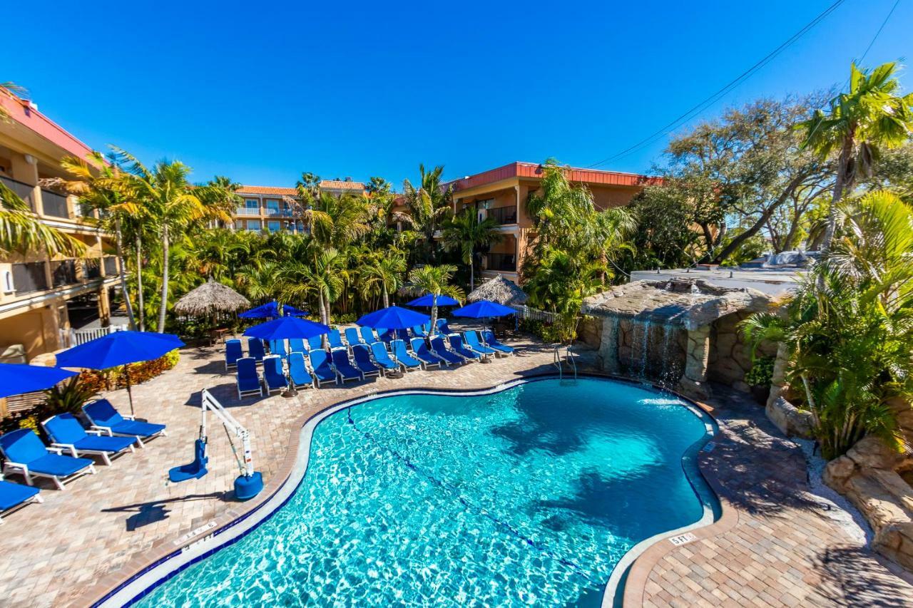 Coconut Cove All Suite Hotel Клеруотер-Бич Экстерьер фото